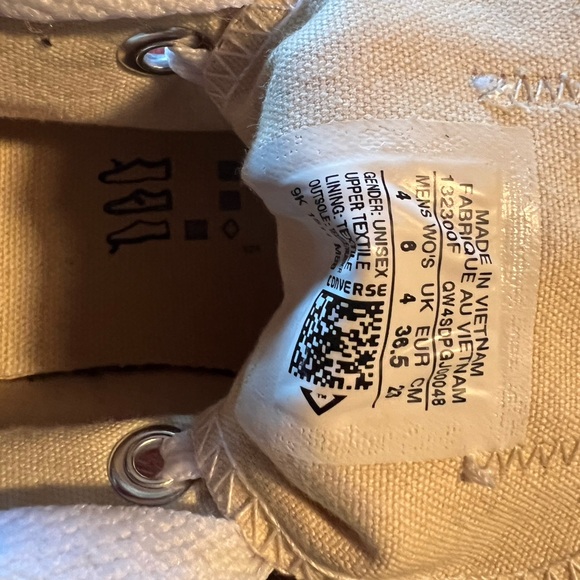 Converse size6 tennis shoes - Picture 3 of 5